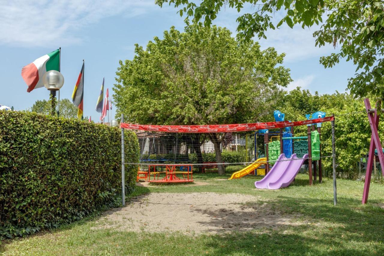 Residence Villaggio Tiglio Sirmione Buitenkant foto