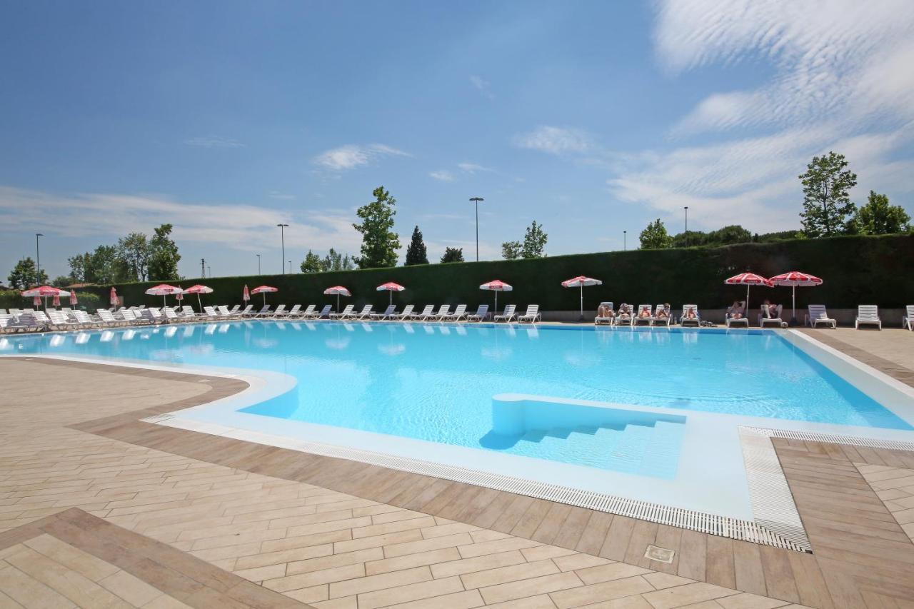Residence Villaggio Tiglio Sirmione Buitenkant foto